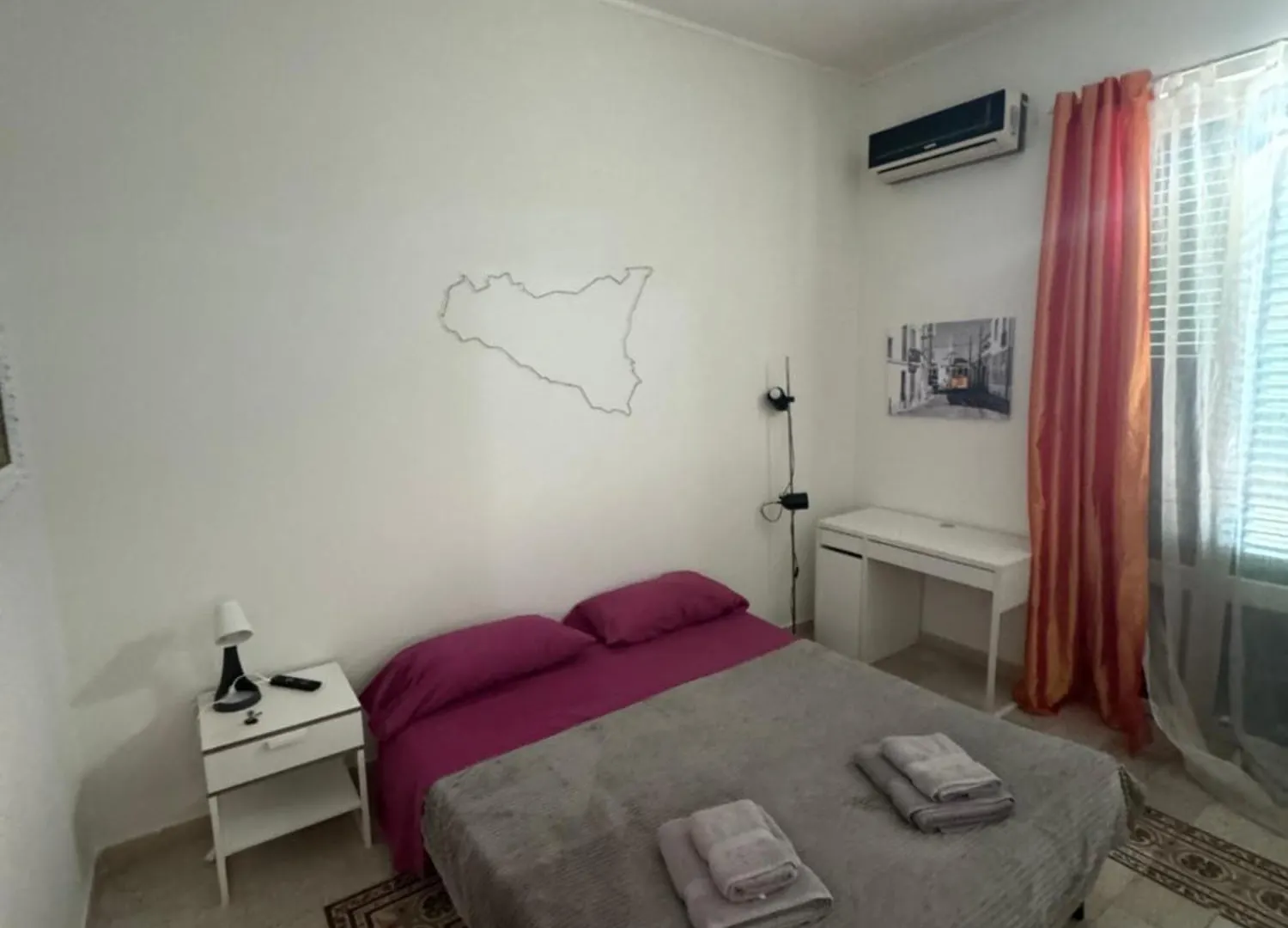 Room 091 Palermo 0*,